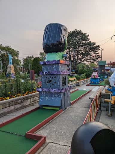Novelty Golf & Games - Main Image