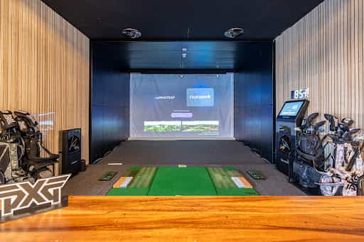Pin Seeker Indoor Golf - Main Image