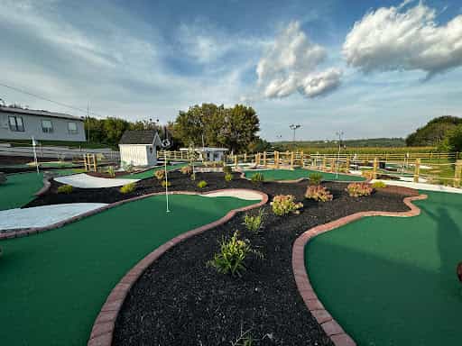 Hillside Mini Golf & Ice Cream - Main Image