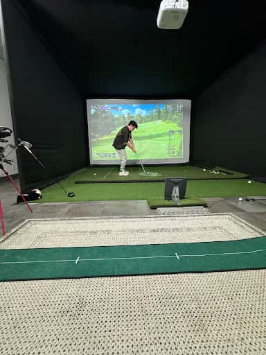 Tracking Par Golf Simulator - Main Image
