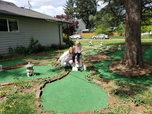 Twin Pines Country Club