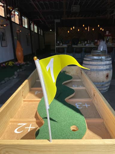 MarTEEnez Minigolf and Arcade